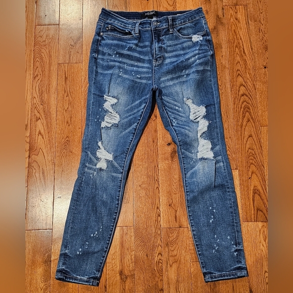 Judy Blue Skinny Fit Distressed Jeans Size 13 - Picture 1 of 3